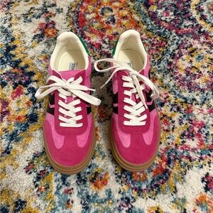 Steve Madden Pink Sneakers Classic Low-Top Design
